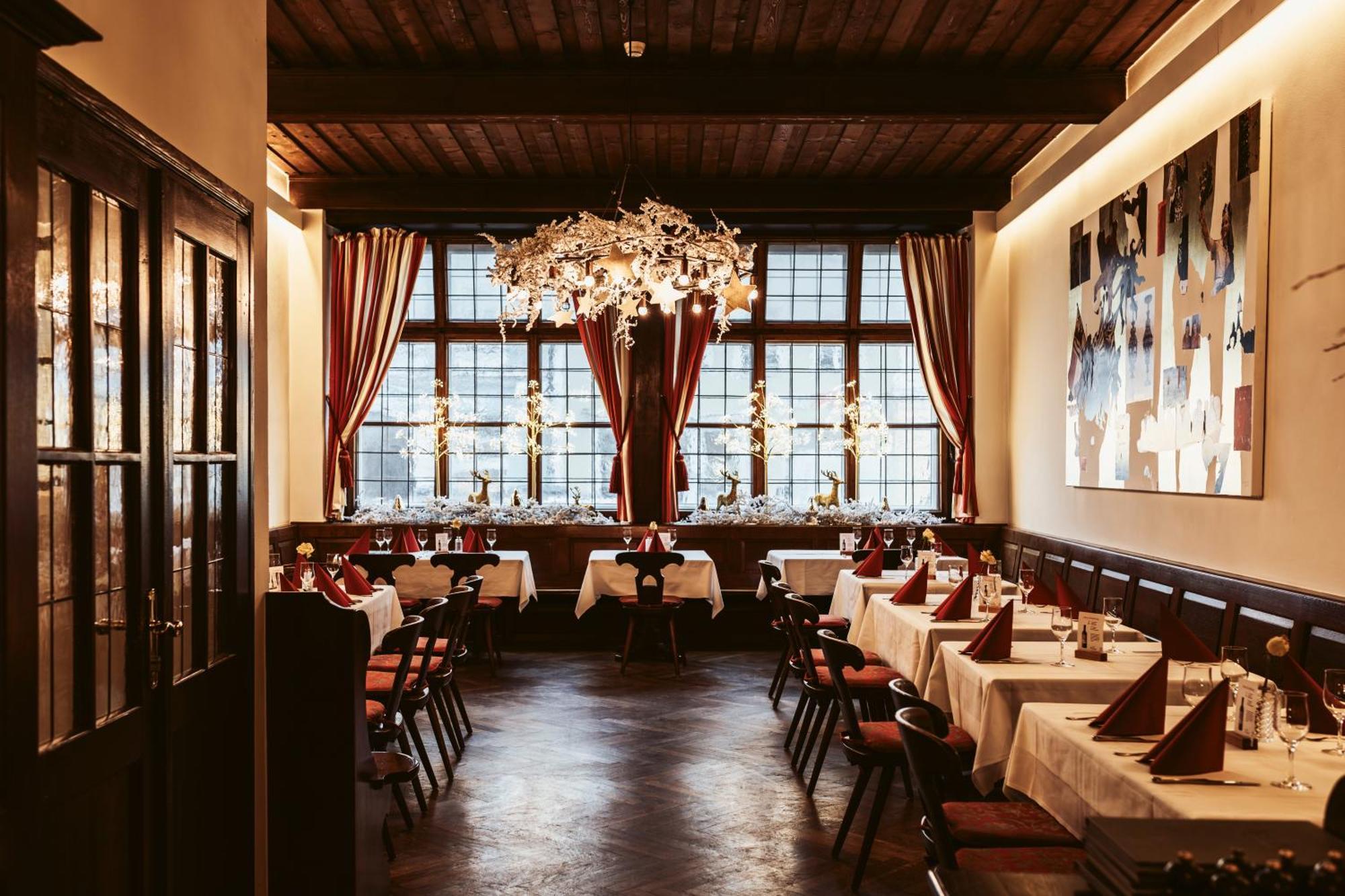 Hotel Goldene Sonne Landshut Bagian luar foto