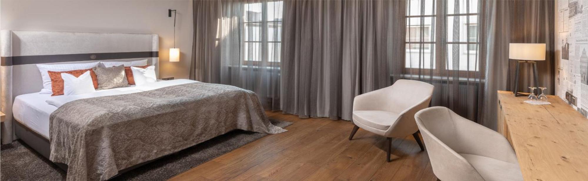 Hotel Goldene Sonne Landshut Bagian luar foto