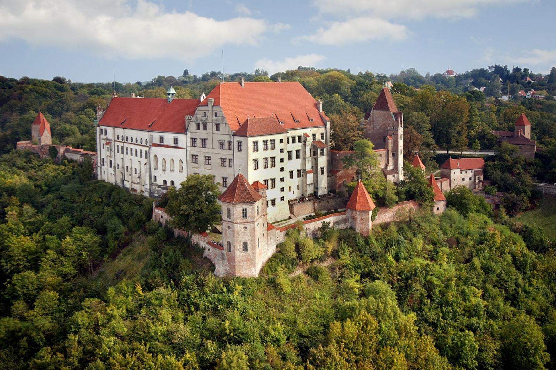 Hotel Goldene Sonne Landshut Bagian luar foto