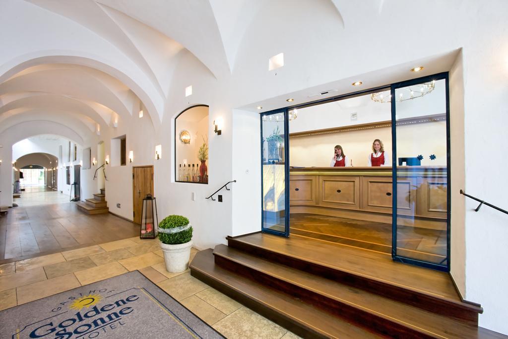 Hotel Goldene Sonne Landshut Bagian luar foto